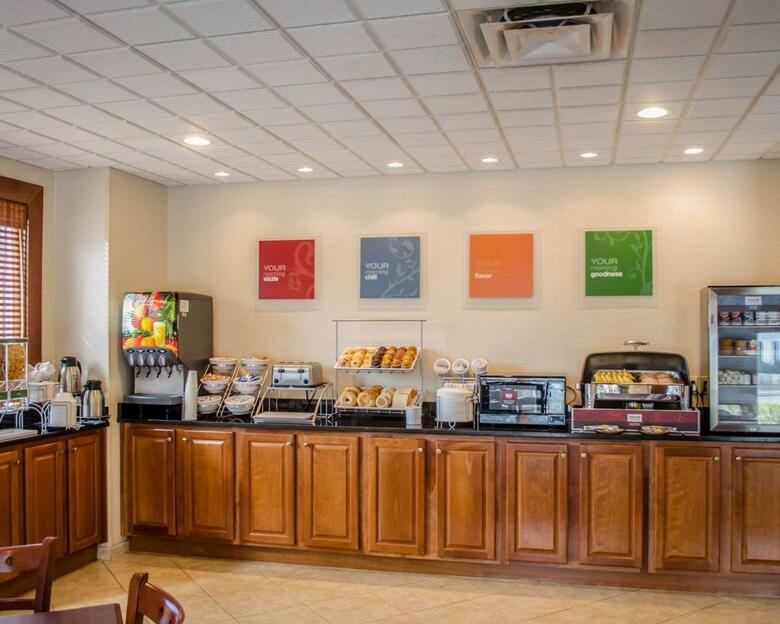 Hotel Comfort Suites At Eglin Air Force Base