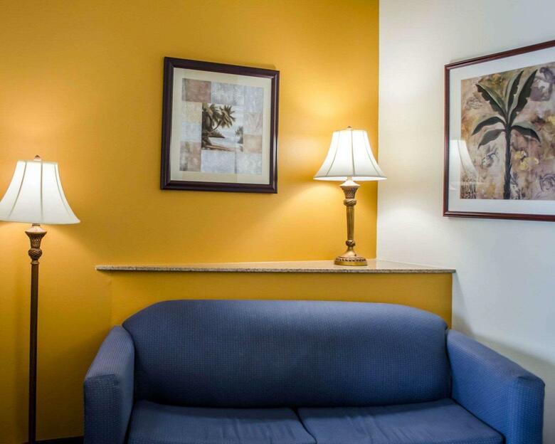 Hotel Comfort Suites At Eglin Air Force Base