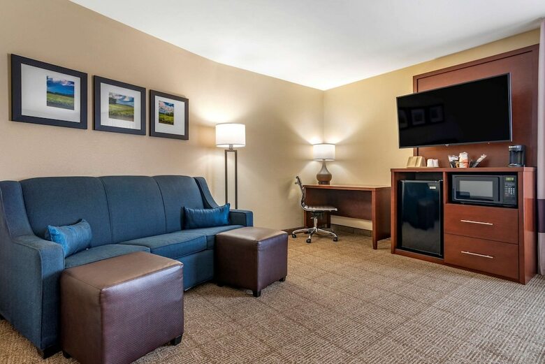 Hotel Comfort Suites At Eglin Air Force Base