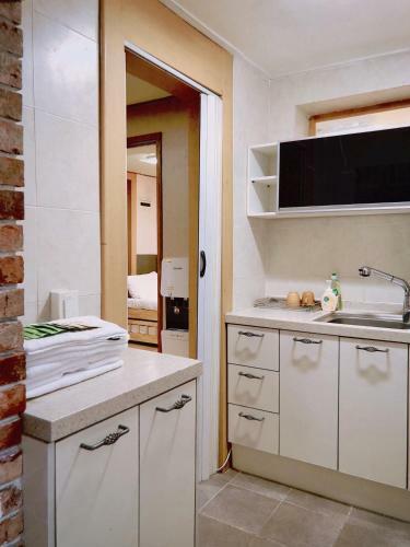 Hostal J Garden House