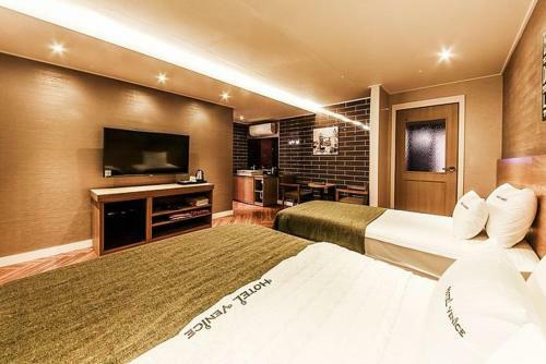 Venice Motel Yonghodong