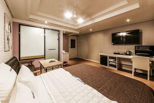 Venice Motel Yonghodong