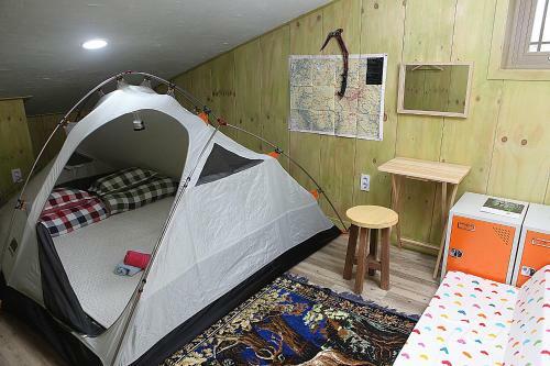 Hostal Basecamp Guesthouse