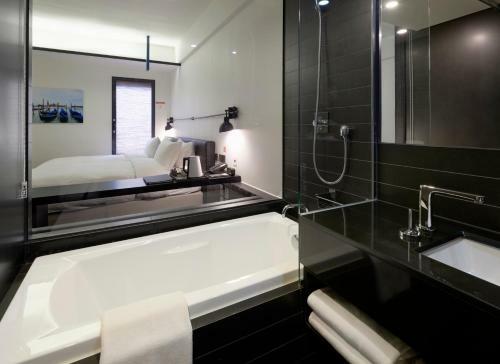 Golden Tulip M Hotel