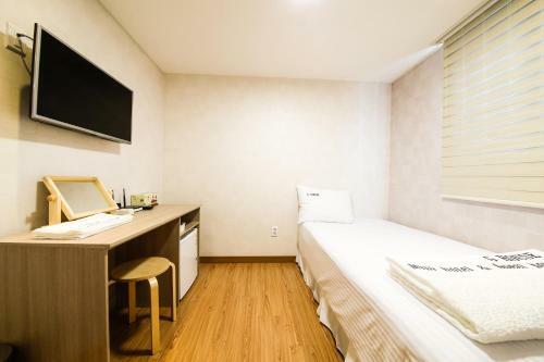 Hostal G House Mini Hotel & Guesthouse