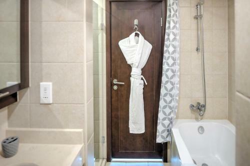 Dream Inn Dubai Apartments - Burj Residences