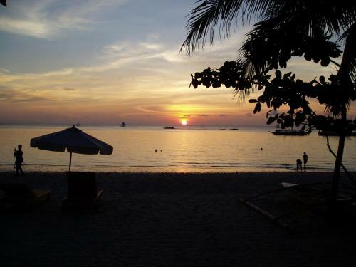 Hotel Surfside Boracay Resort And Spa