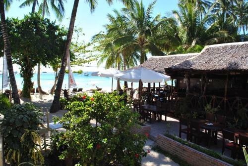 Hotel Surfside Boracay Resort And Spa