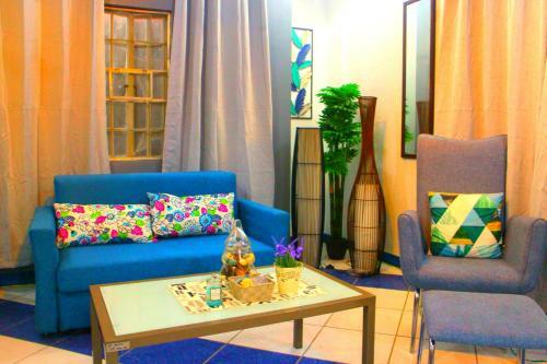 Country Living Hostel - Tagaytay Center