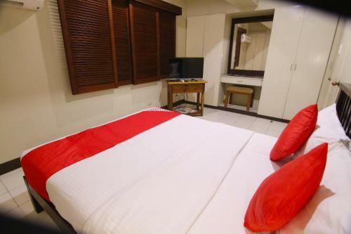 Artina Suites Hotel