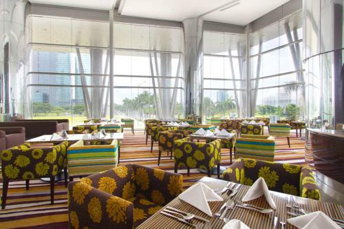 Acacia Hotel Manila