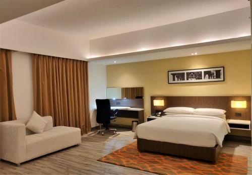 Hotel Holiday Inn Express Ahmedabad Ashram Road