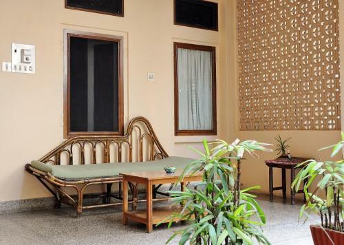 Hotel Arya Niwas