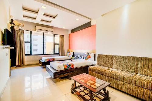 Hotel La 365 Residency