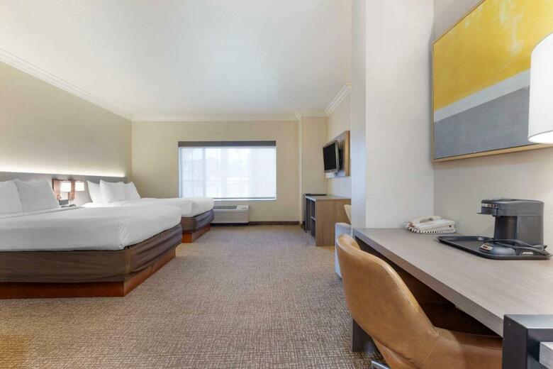 Hotel Comfort Suites Marina