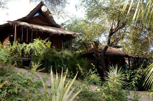 Hostal Little India Beach Cottages