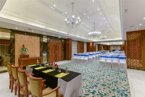 Hotel Lemon Tree Premier ?the Atrium? Ahmedabad