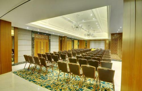 Hotel Lemon Tree Premier ?the Atrium? Ahmedabad