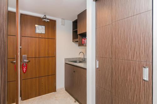 Hotel Zen Rooms Raya Kuta 3