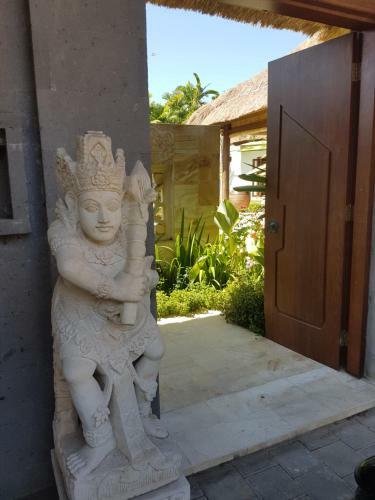 Hostal Lily Luxury Suites