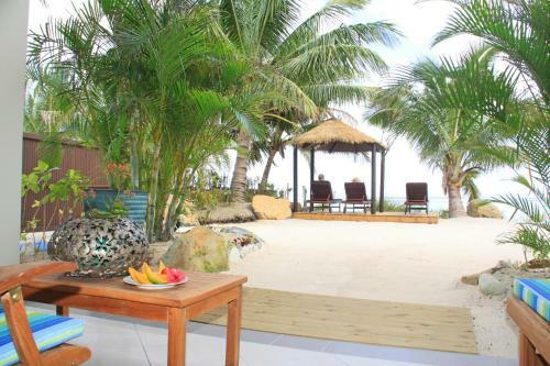 Apartamentos Moana Sands Beachfront Villas