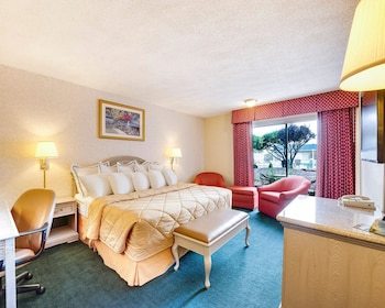 Hotel Rodeway Inn & Suites