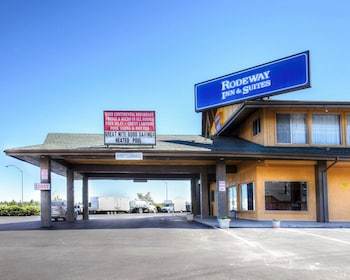 Hotel Rodeway Inn & Suites