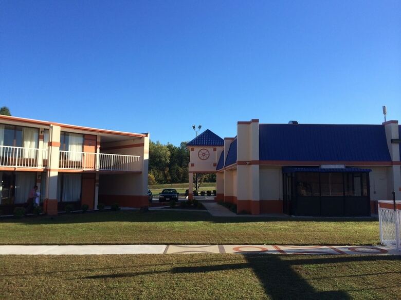 Hotel Quality Inn & Suites