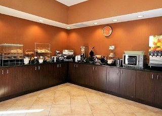 Hotel Comfort Suites At Westgate Mall