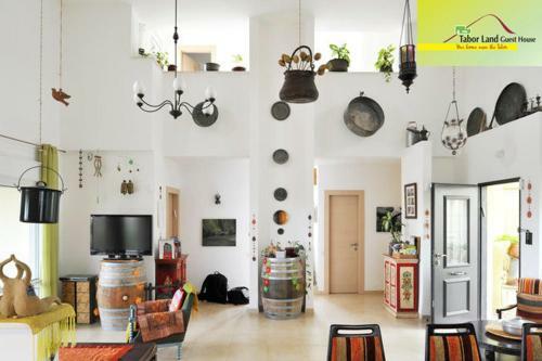 Hostal Tabor Land Guest House