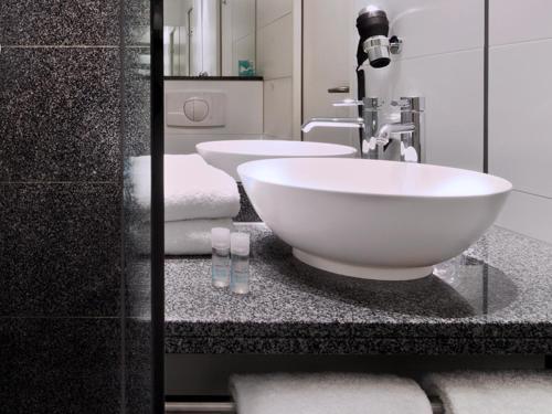 Hotel Motel One K�ln-mediapark