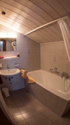 Hostal Apart-pension Haus Arina