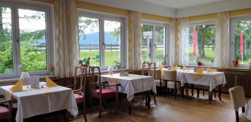 Doris Musill's Lebensfreude Hotel Caf�-restaurant