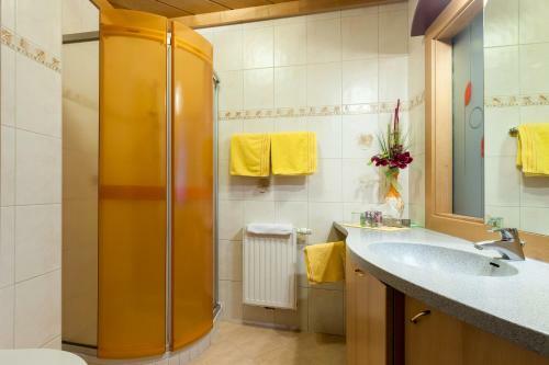 Hostal Hotel & Kurpension Weiss