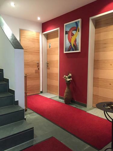 Almandin Apartments