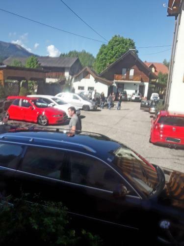 Hostal G�stehaus Lutschounig