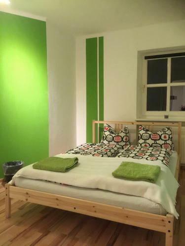 Jack's Lake & Mountain (jlm) Hostel