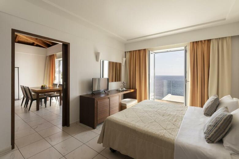 Hotel Apostolata Island Resort And Spa