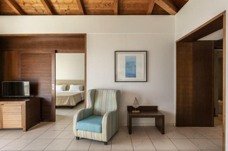 Hotel Apostolata Island Resort And Spa
