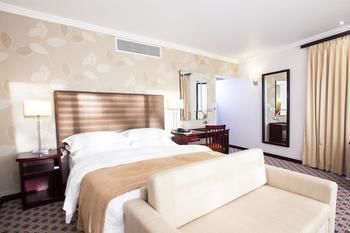 Phakalane Golf Estate Hotel