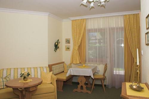 Hostal Landhaus Achental
