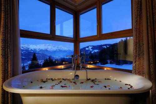 Holzhotel Forsthofalm