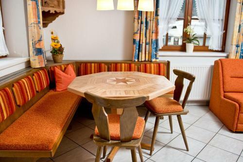Hostal Alpengasthaus Muntafuner St�bli