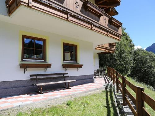 Holiday Home Alpensteinbock Saalbach L