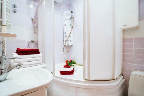 Studio Apartment On Nezavisimosti Square