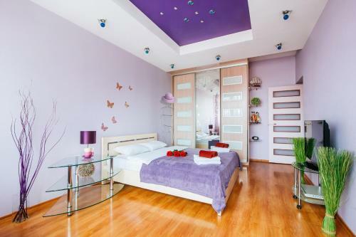 Studio Apartment On Nezavisimosti Square