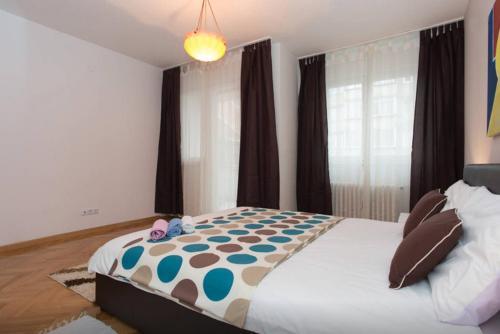 Apartment Center 2