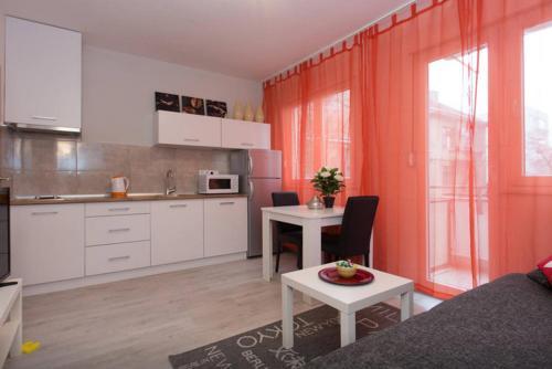 Apartment Center 2