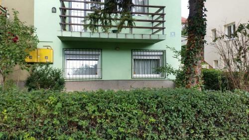 Apartment Deja