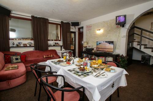 Posada Halvat Guesthouse